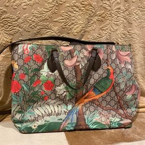 Beautiful Gucci bag...